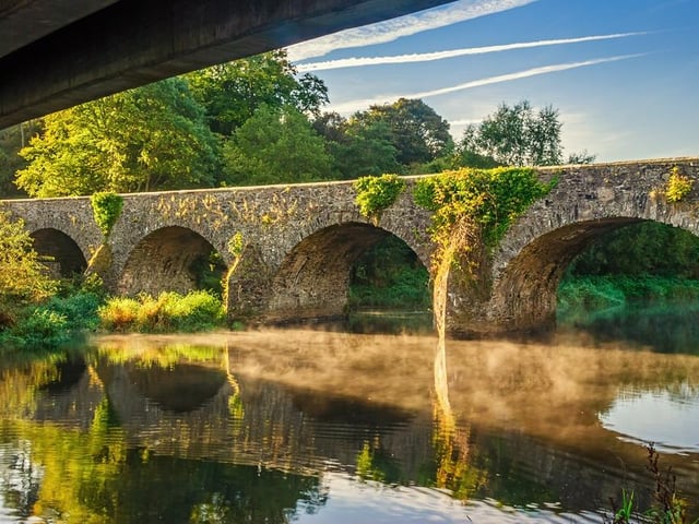 Dubbed as one of the dearest sandstone bridges in Northern Ireland, Shaw’s Bridge is widely elusive in its history but remains a stunning structure that is visited daily.
It is believed to have been a path across the water from Belfast to Drumbeg since the Stone Age, dating back hundreds of years and being one of the oldest bridges in the country.