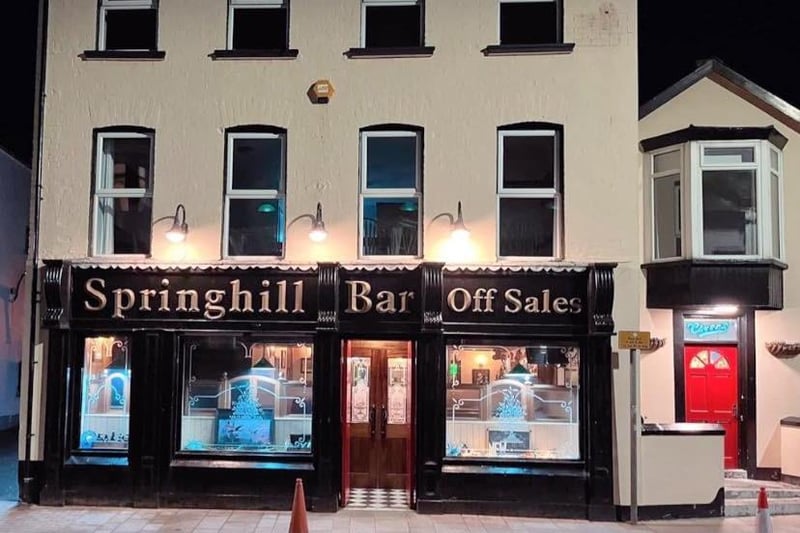 If you are a fan of traditional Irish music - and a good pint, of course - then the Springhill Bar on Portrush's Causeway Street is the place for you! Each Thursday night the Springhill becomes home to the top class musicians of the North Coast Trad group. Tin whistles, bodhrans, harps, banjos, flutes - you name it, they play it.
