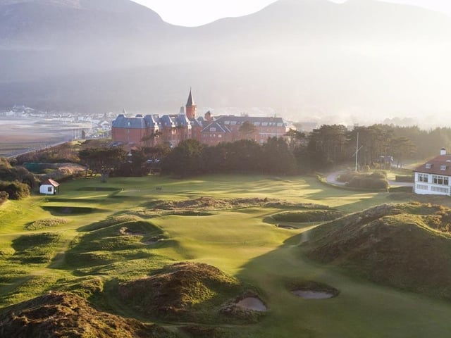Bringing together three of the finest golf courses in the region, The County Down Golf Classic offers a memorable round on each course as you challenge yourself against strong competition amidst the breaktaking views of Ardglass, Kilkeel and Newcastle. Running on the Stableford format, golfers of all genders are invited to play. Booking is essential.
For more information, go to visitmournemountains.co.uk/county-down-golf-classic-2023
