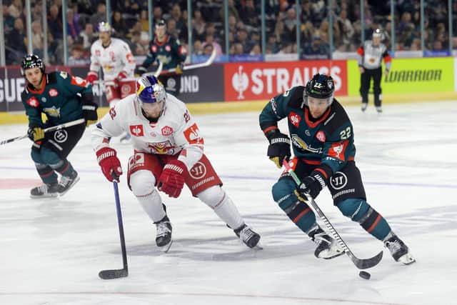 Belfast Giants’ Ara Nazarian with Red Bull Salzburg’s Dennis Robertson during Tuesday’s CHL game at The SSE Arena, Belfast. Photo by William Cherry/Presseye