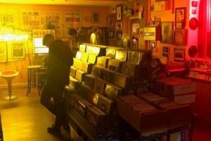 Selling records since 2016, Boneyard Records has been a hub for music lovers both local to Omagh and travellers visiting to see the shop.
With regular in-store record launches and events, it is more than your local record shop. Pop in and check out our 50s Rockola Jukebox. Pick up one of our many vintage guitars and have a play. Talk bull with one of the owners over a coffee, or of course, just have a good old fashioned dig through our large stock of regularly updated records, cassettes and rarities. As well as hosting regular record launches and events in store, there are plenty of alluring features in the store, including vintage guitars, the 50s Rockola Jukebox, records and cassettes.
For more information, go to boneyardrecords.co.uk