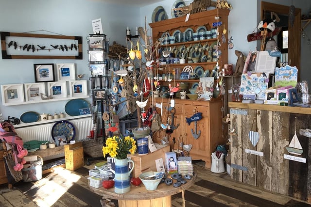 Breakwater Studio is the home of the unique ‘Rathlin Mugs’ along with many other seaside-related crafts such as ceramic coasters, Celtic themed jewellery, bags for life with original art and much much more. This is a family business owned by Yvonne Braithwaite with her husband managing the shop and her daughter who hand-crocheted scarves, hats and snoods, giving you a range of perfect gifts for Mother’s Day.
For more information go to www.breakwaterstudiorathlin.co.uk