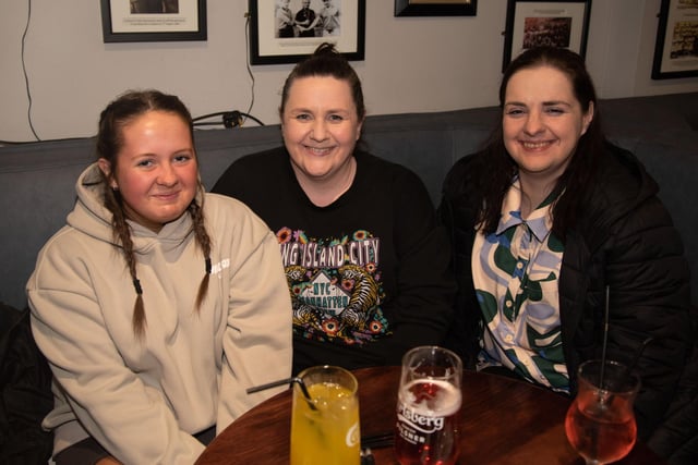 Pictured at the St John the Baptist's College fundraising quiz at Tír Na nÓg GFC are from left, Anna Fay, Judith Murphy and Aine Murphy. PT12-258.