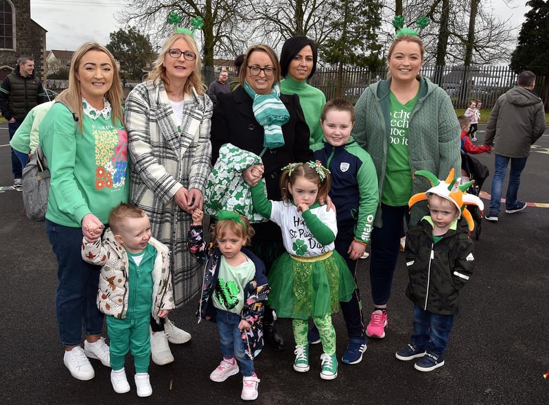 Mums and toddlers at the St Patrick's Day celebrations in Derrymacash. LM12-231.