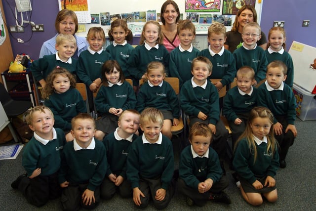 Meadow Bridge Primary School Primary One pupils pictured with Classroom Assistants Mrs Liz Conville and Mrs Elaine Woods with Teacher Mrs Dorothy George in 2006