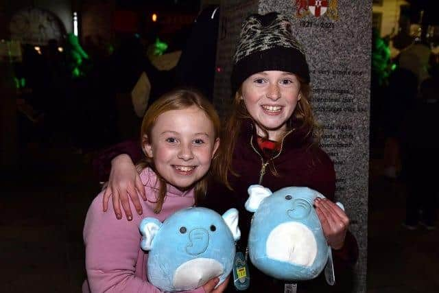 Excited to see the Christmas lights switch on in Portadown town centre in 2022 are friends Mia Fearon, left, and Clodagh Smith, both aged 10.  Photo: Tony Hendron