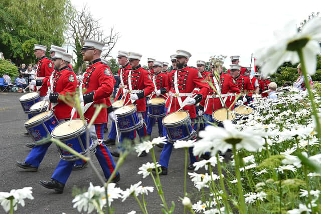 The annual parade and Sham Fight in Scarva attracts tens of thousands of people from all over Northern Ireland and beyond.  Picture credit:  Arthur Allison / Pacemaker Press
