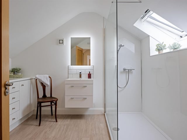 Deluxe en-suite shower room.
