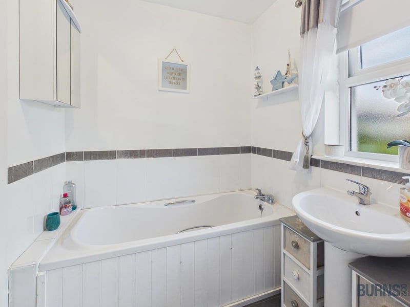Separate family bathroom.