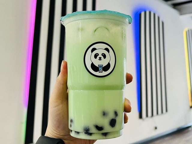 Located in the heart of Belfast city centre, Sukee Café offers premium, delicious bubble tea made to order alongside an array of tasty snacks, such as Korean corn dogs, silvana medallions and siapao (meat buns). Alternatively, choose from their selection of chicken tenders, and topped and loaded fries.
For more information, go to facebook.com/sukeecafe