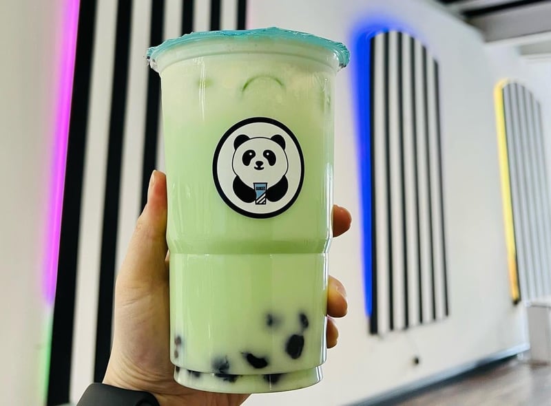 Located in the heart of Belfast city centre, Sukee Café offers premium, delicious bubble tea made to order alongside an array of tasty snacks, such as Korean corn dogs, silvana medallions and siapao (meat buns). Alternatively, choose from their selection of chicken tenders, and topped and loaded fries.
For more information, go to facebook.com/sukeecafe