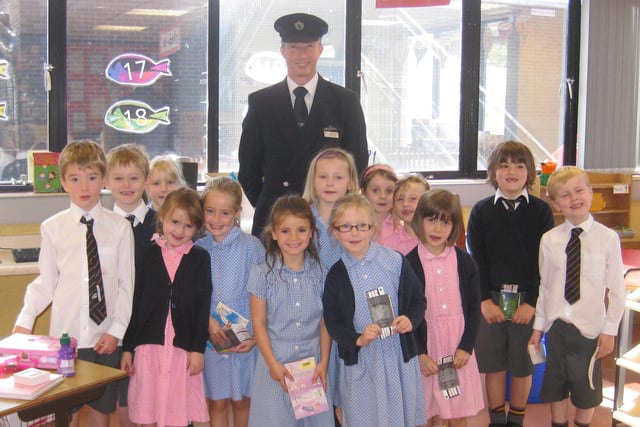Year 3 of Wallace Prep in 2010 with Shaun Tully, a pilot and parent of the school.