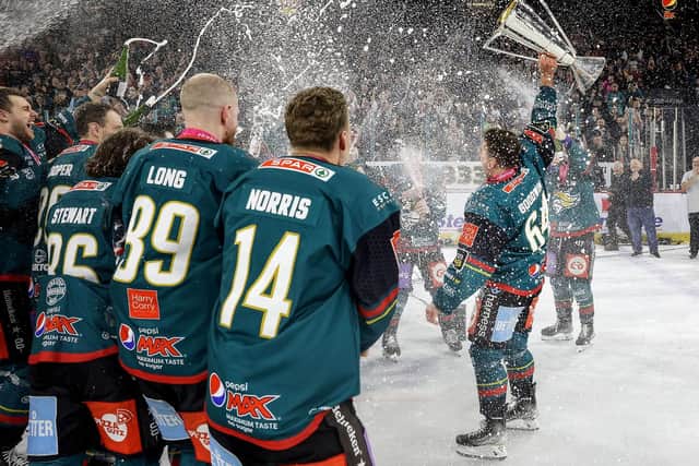 The Belfast Giants were crowned 2022-23 Viaplay Elite League champions after defeating the Guildford Flames 6-1 at the SSE Arena, Belfast
