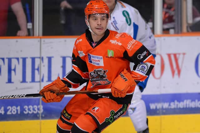 Defenceman Sam Jones has been signed by the Belfast Giants