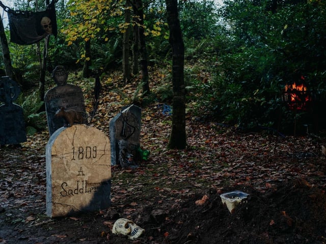 Take a step back in time to 1865 as you uncover the mystery of aspiring gothic novelist Amos Burns, who disappeared after seeking inspiration at Drowned Horse Creek. Go on the adventure alongside costumed guides, creepy characters, gruesome gore and even some strange sounds guaranteed to raise the hair on the nape of your neck.
For more information, go to fermanaghlakelands.com/whats-on/halloween-torchlight-tours-the-haunting-of-drowned-horse-cree