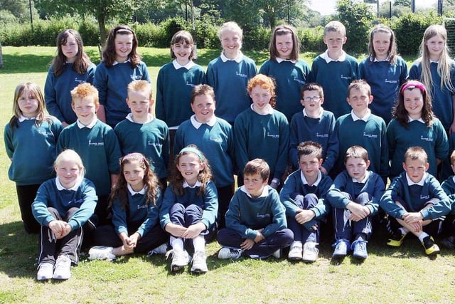 Meadow Bridge Primary School primary Seven Class in 2009