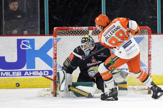 Belfast Giants’ Tyler Beskorowany saves Sheffield Steelers’ Marc-Olivier Vallerand’s penalty during Saturday’s Elite Ice Hockey League game at the SSE Arena, Belfast.   Photo by William Cherry/Presseye