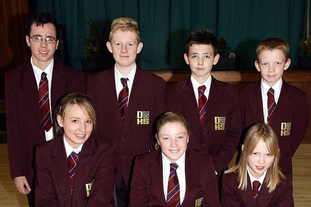Dunmurry High School pupils who receive full attendance certificates in 2007
