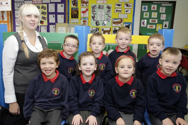 GR'EIGHT'. P1 pupils from Landhead PS pictured along with their Teacher Mrs Parke in 2008