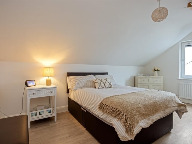 Spacious double room.