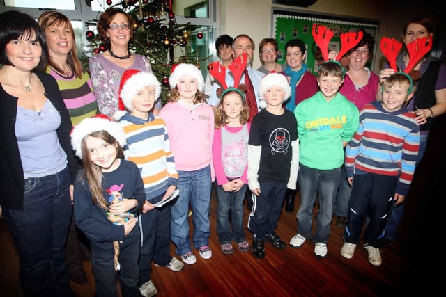 Parents, pupils and teachers of Ballinderry Primary School pictured at the school's Christmas Fare in 2009
