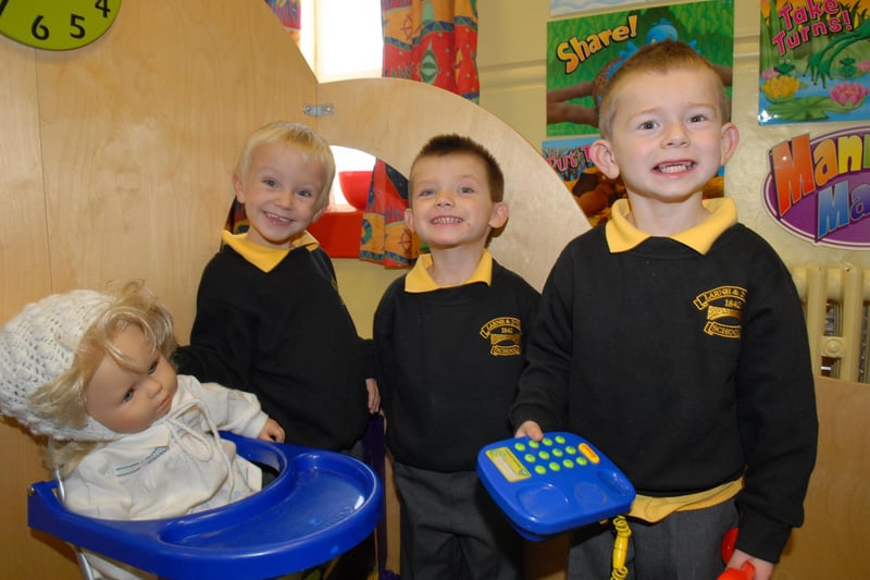 Calum, Aaron and Robbie having fun in the Larne and Inver Primary School P1 class in 2011. INLT 38-326-PR