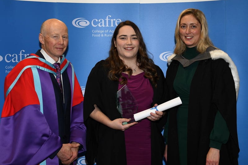 The Department of Agriculture, Environment and Rural Affairs Prize was awarded to the best Veterinary Care Support student, Amy Patterson (Magherafelt). Congratulating Amy on her outstanding achievement was guest speaker Gemma Daly and Dr Eric Long, Head of Education, CAFRE.