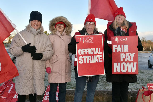 Staff from St John the Baptist's Primary School, Bunscoil Eoin Baiste and Naiscoil Na Banna on the picket line. PT03-233.