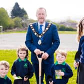 Ald Stephen Ross pictured with pupils from Mossgrove Primary School.