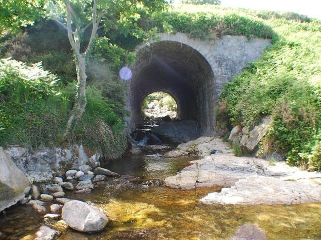 The Bloody Bridge River is one of the critical links joining the Mourne Wall and the Slieve Donard summit.
It has been titled as a result of the atrocities committed during the 1641 rebellion.