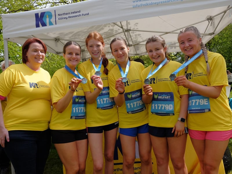 Seana Maguire with Niamh McCann, Lara Heaney, Shauna Cooney, Mollie Mullin and Muireann Lynch who ran for N. Ireland Kidney Research Fund.