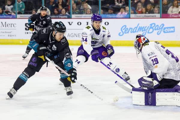 Belfast Giants’ Grant Mismash with Glasgow Clan’s Landon Bow during last Sunday’s Challenge Cup game at the SSE Arena, Belfast. Photo by William Cherry/Presseye