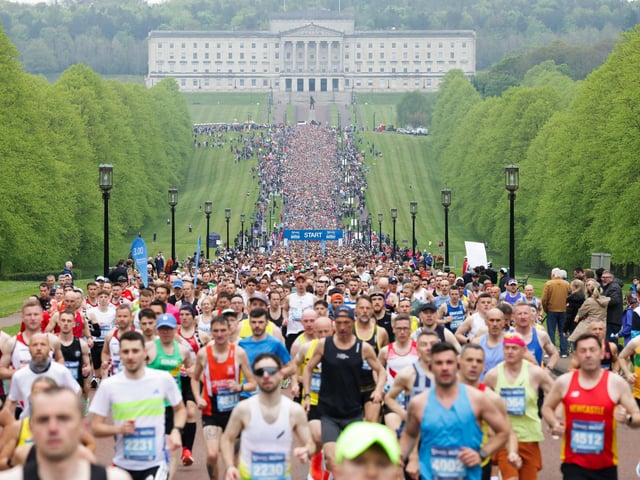 General view of the Phoenix Energy Belfast City Marathon leaving the grounds of the Stormont Estate.