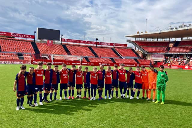 The 2016 squad with Barcelona.