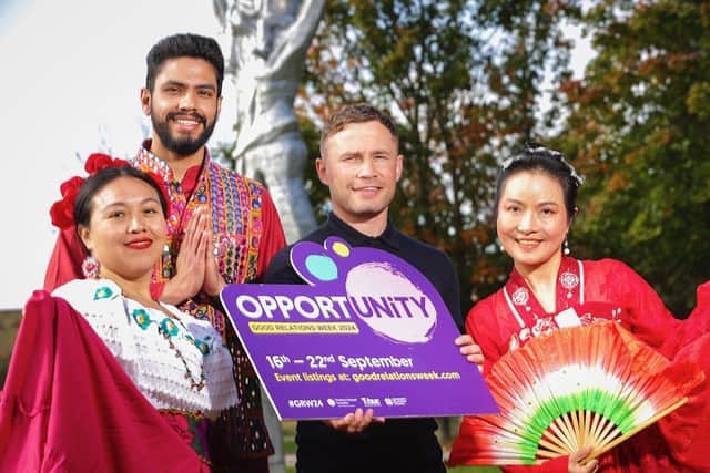 Carl Frampton with Denise Jimena Navarrete Garcia, Vinayak Naik and Weihong Tu.