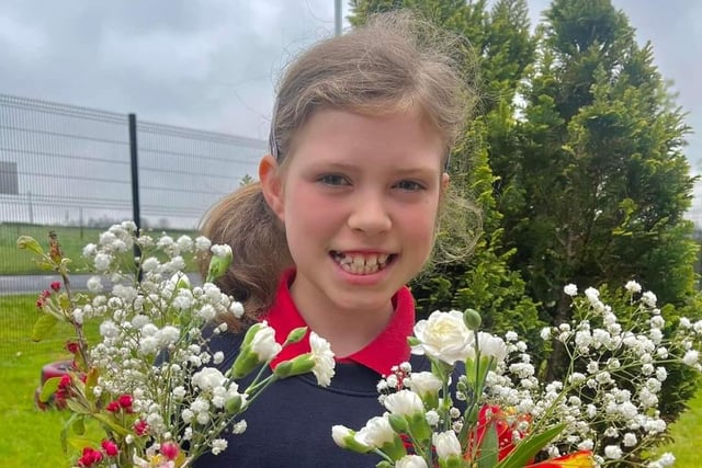 Ballytober P5 and 6 pupils prepared floral displays for the tables
