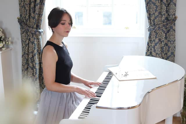 Pianist and singer Lisa Dawson.