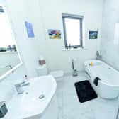 Modern bathroom.
