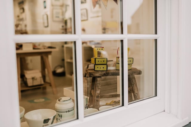 In Klöver is a local shop featuring the work of artists and makers from across Northern Ireland and beyond.
Everything they sell is sustainably sourced from independent makers in an ethical way.
With two stores located in Hillsborough and Moira these stores provide a range of unique handmade pieces for any lover of artisan work.