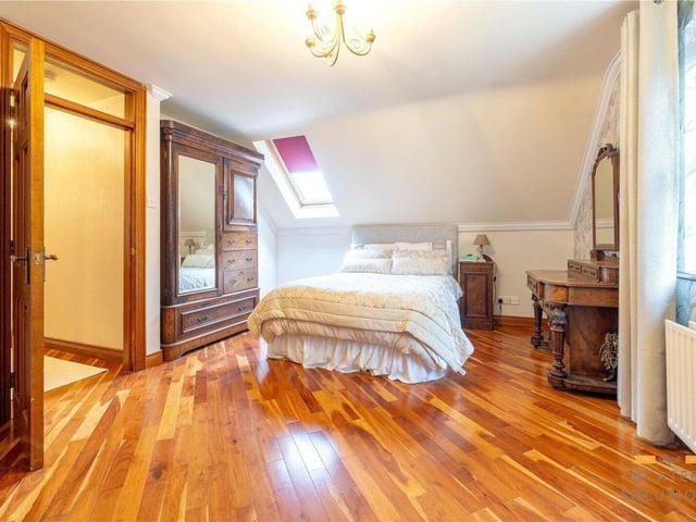 Double bedroom.