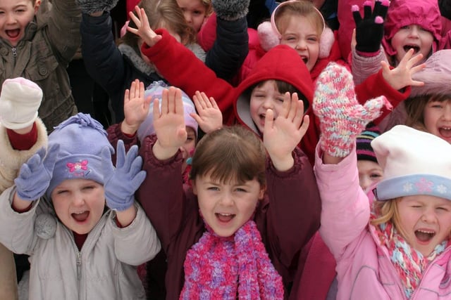 Primary One Children from Pond Park Primary cheer at the prospect of a new School in 2007