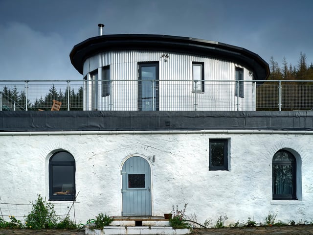 The Captains Cabin is an elliptical retreat secluded on the entire flat roof of an old Drimnin chapel.