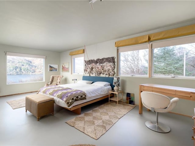 Principal bedroom.