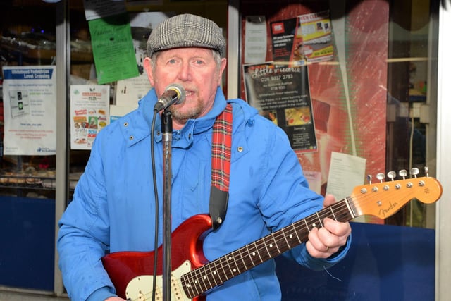 Cecil Knox in fine voice at the 2017 Whitehead Victorian Street Fair.