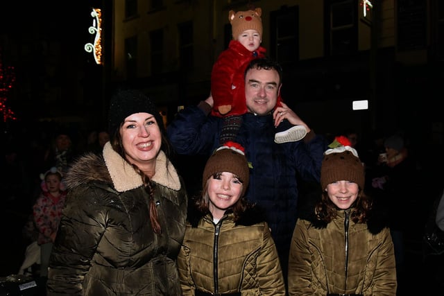Dressed up warmly for the switch-on event in Lurgan. LM47-211.