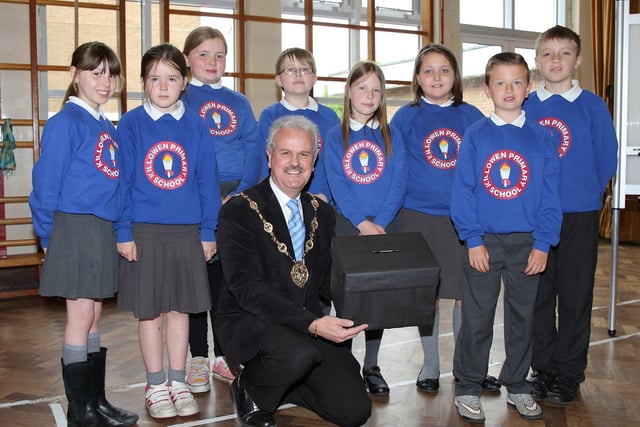 Mayor Thomas Beckett pictured with P5 candidates ahead of an election to choose members of Killowen Primary School council in 2015