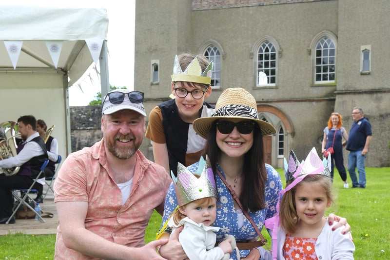 Andrew, Oscar, Cheryl, Joy, and Bella Castle