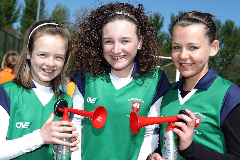 Carrick's Nicole Winters, Courtney Best and Lauren Gibb at the 2010 hockey day at Carrick Leisure Centre   CT19-410RM
