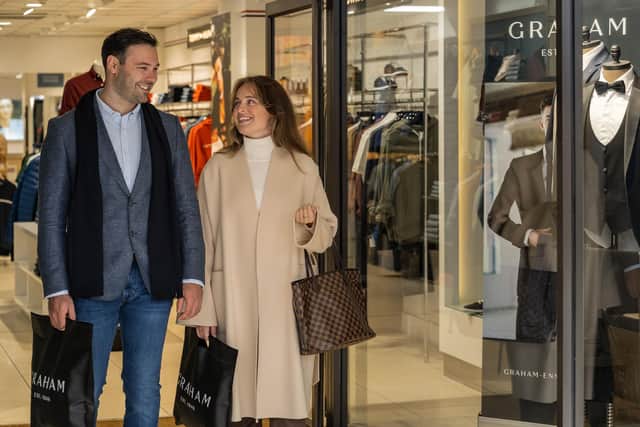 Choose between a luxurious shopping break in London or £5,000 cash.