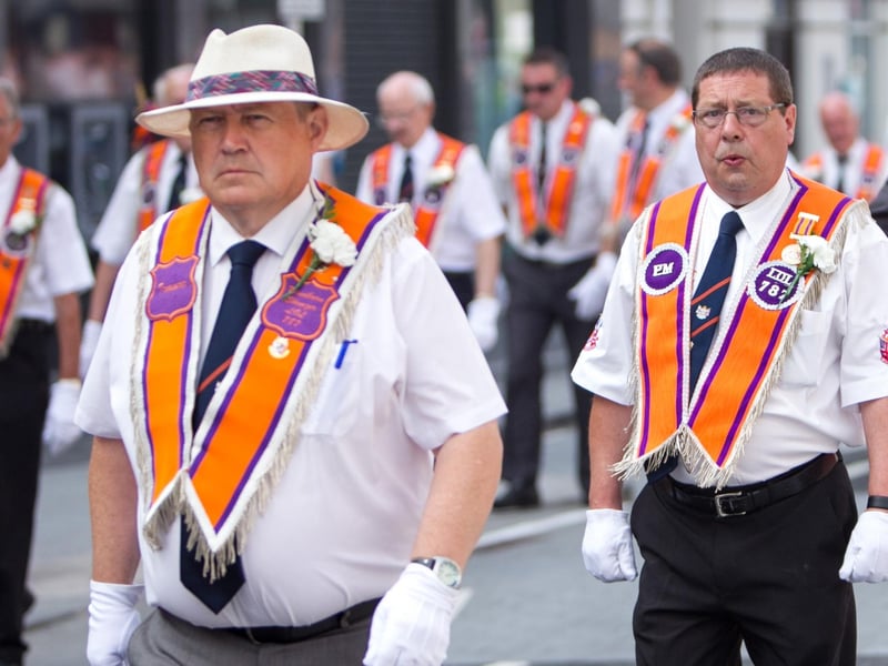 Brethren make their way down High Street. INCT 29-415-RM
